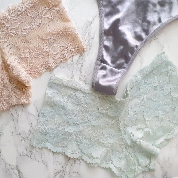 Lacey Undies & Thong - Picture 9 of 9